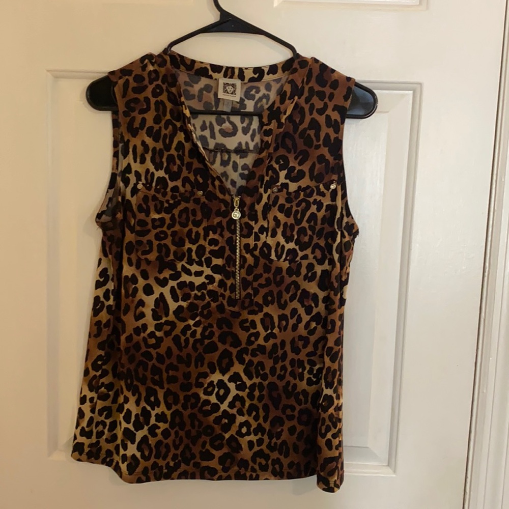 Sleeve-less blouse